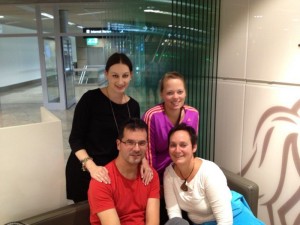 Crew II mit Martina, Kathi, Ralf und Astrid beim Umsteigen in Zürich