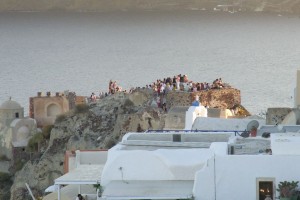 der Sonnenuntergangsfelse in Oia auf Santorin